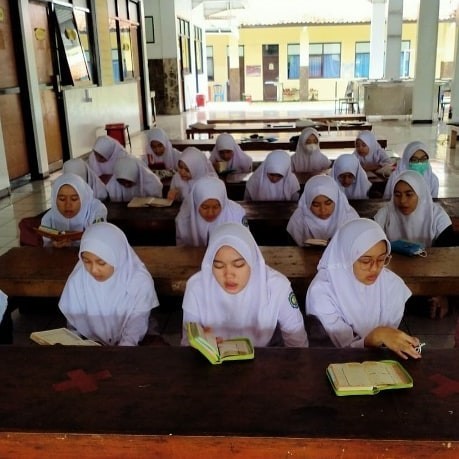 Pembelajaran dan Kegembiraan di Pondok Pesantren Putri Bandung