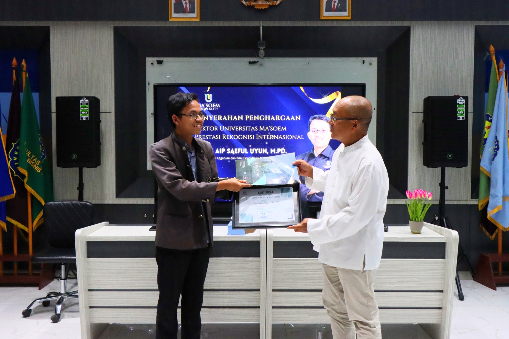Berikut Profil Dosen Berprestasi Al Ma'soem Yang Memiliki Kompetensi Akademik Dan Pengalaman Praktisi Luar Biasa