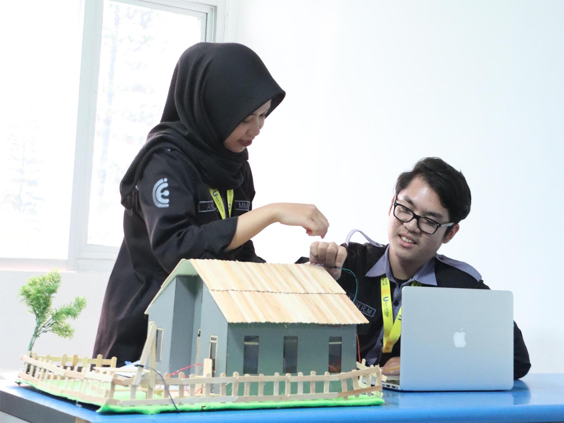 Kenapa anda perlu memilih universitas dengan jurusan teknik industri terbaik saat melihat nama kuliah di bandung?