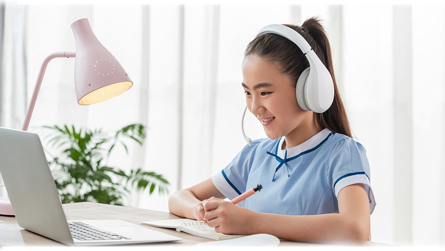Bimbel Online Kedinasan vs. Bimbel Konvensional: Mana yang Lebih Efektif?