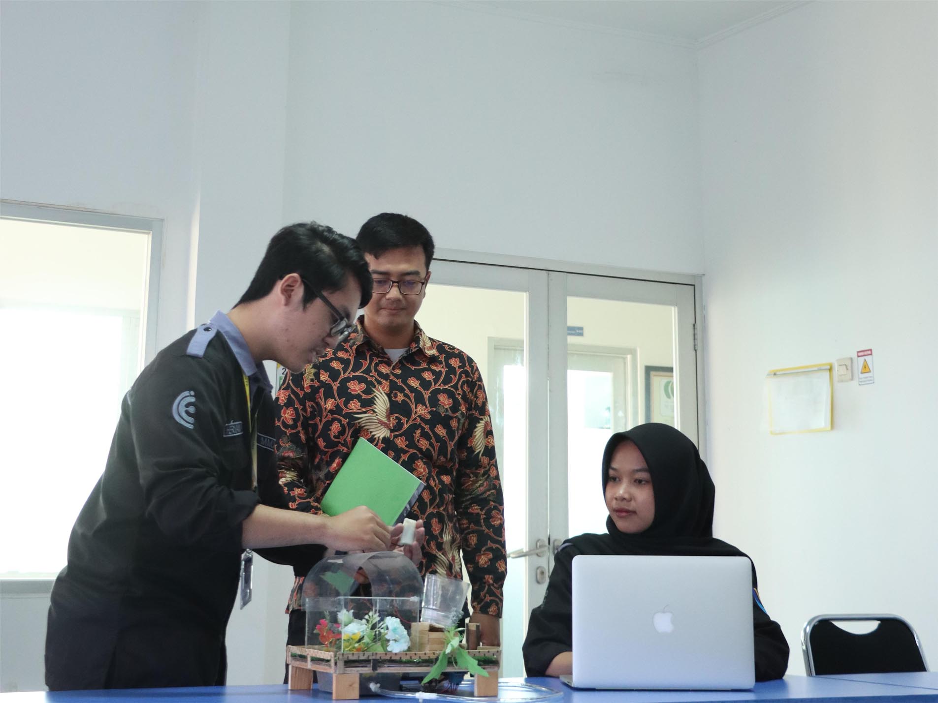 Apakah Jurusan Teknik Industri di Bandung Tersedia di Universitas yang Membuka Kelas Karyawan?